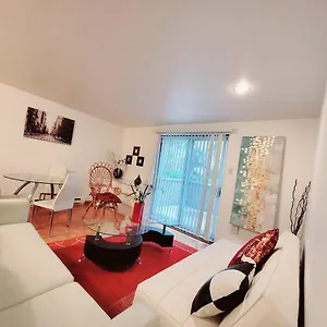  Appartement Superbe 5 Min De Dix30 à 20 Min De Montréal.